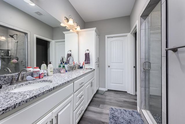20196 207th Street, Tonganoxie, KS 66086