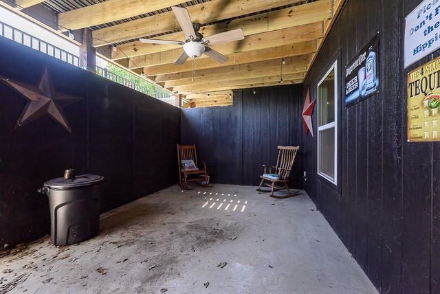 20196 207th Street, Tonganoxie, KS 66086