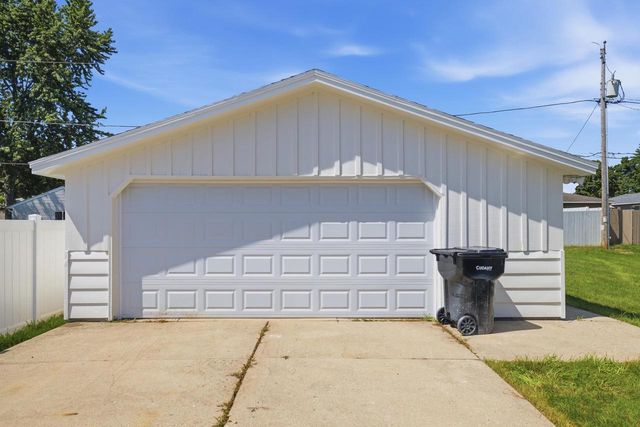 6185 S Merrill AVENUE, Cudahy, WI 53110
