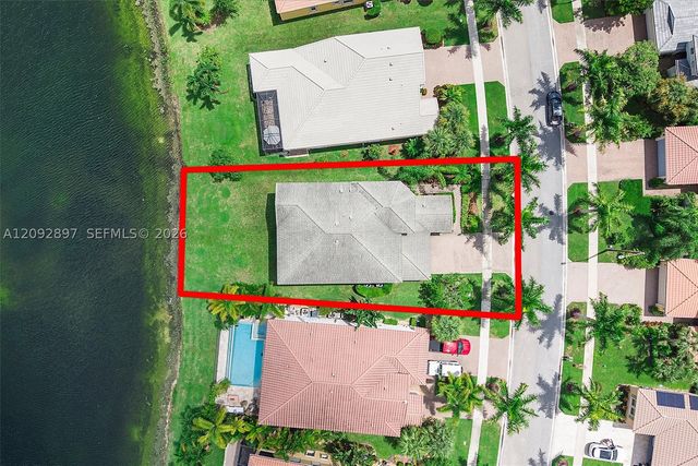 9640 Phipps Ln, Wellington, FL 33414