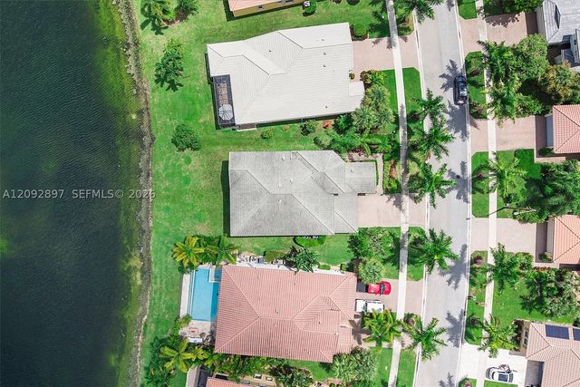 9640 Phipps Ln, Wellington, FL 33414