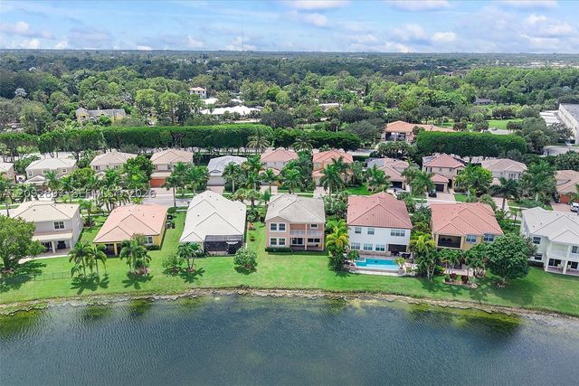 9640 Phipps Ln, Wellington, FL 33414