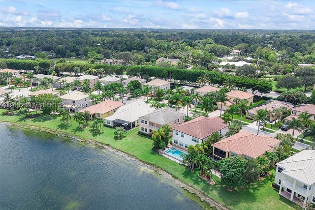 9640 Phipps Ln, Wellington, FL 33414