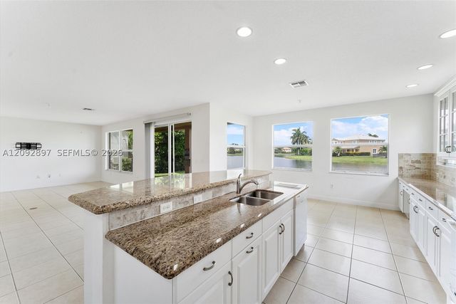 9640 Phipps Ln, Wellington, FL 33414
