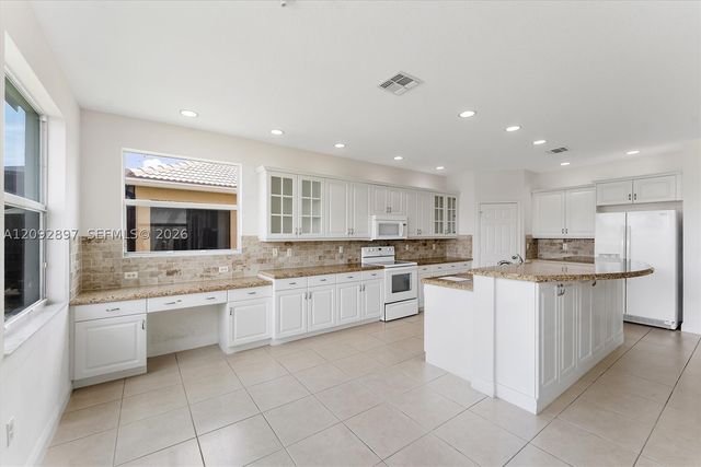 9640 Phipps Ln, Wellington, FL 33414