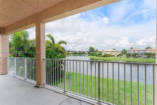 9640 Phipps Ln, Wellington, FL 33414