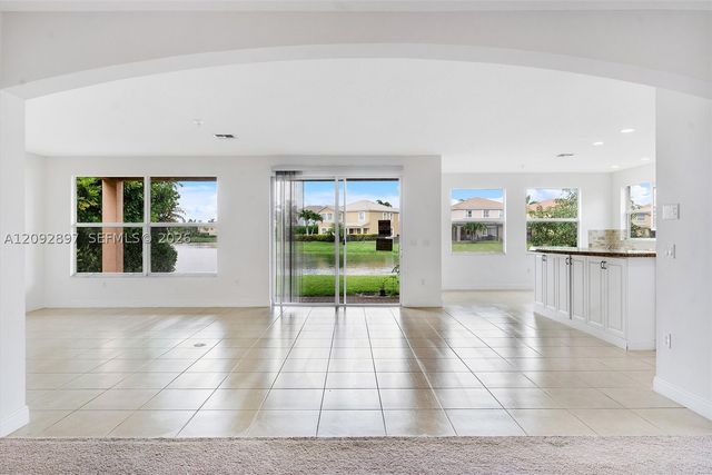 9640 Phipps Ln, Wellington, FL 33414