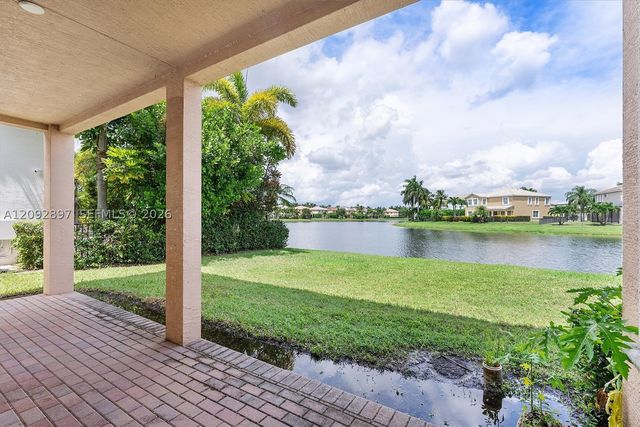 9640 Phipps Ln, Wellington, FL 33414