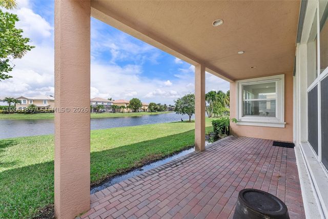 9640 Phipps Ln, Wellington, FL 33414