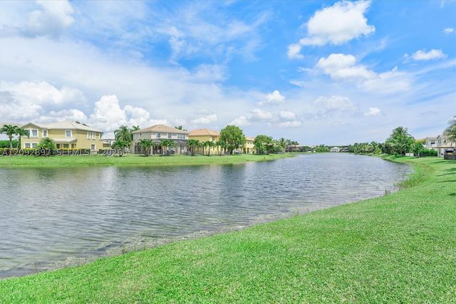 9640 Phipps Ln, Wellington, FL 33414