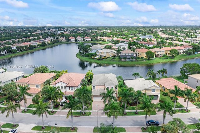 9640 Phipps Ln, Wellington, FL 33414