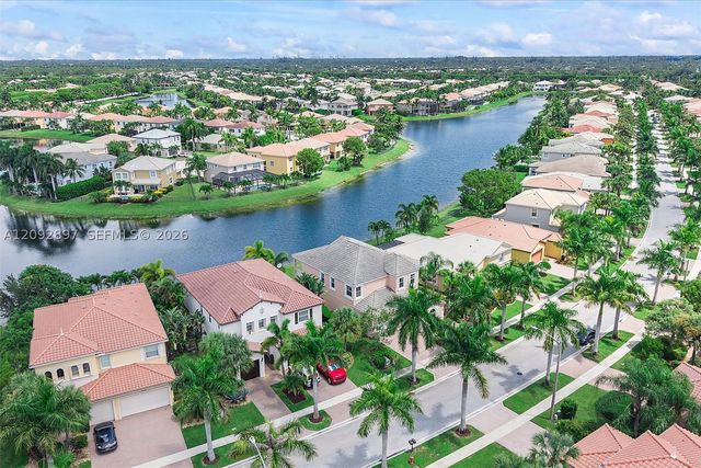 9640 Phipps Ln, Wellington, FL 33414