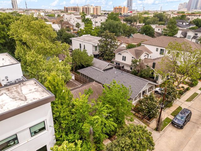 1304 Willard Street, Houston, TX 77006