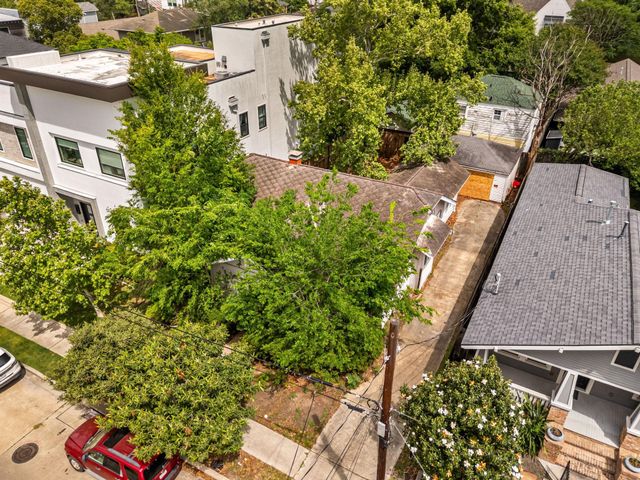 1304 Willard Street, Houston, TX 77006