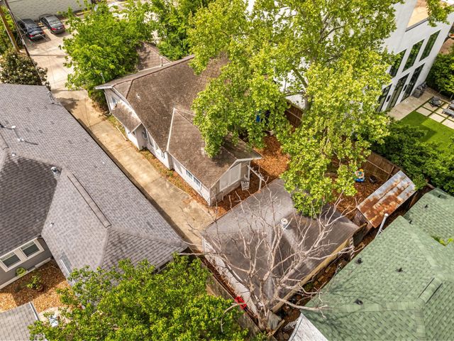 1304 Willard Street, Houston, TX 77006