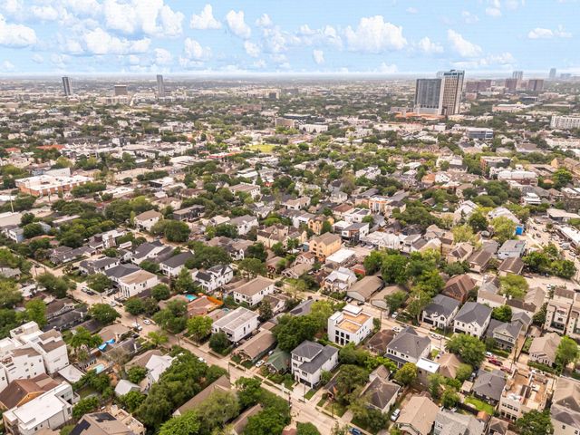 1304 Willard Street, Houston, TX 77006