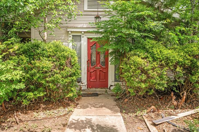 1304 Willard Street, Houston, TX 77006