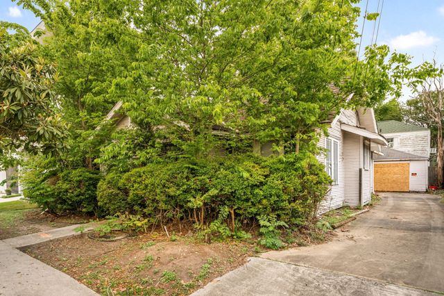 1304 Willard Street, Houston, TX 77006