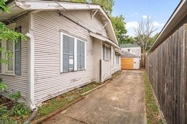 1304 Willard Street, Houston, TX 77006