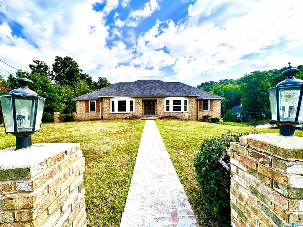1520 AUMAN DRIVE, Birmingham, AL 35235
