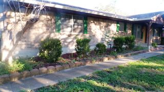 1036 Hilltop Rd, Beeville, TX 78102