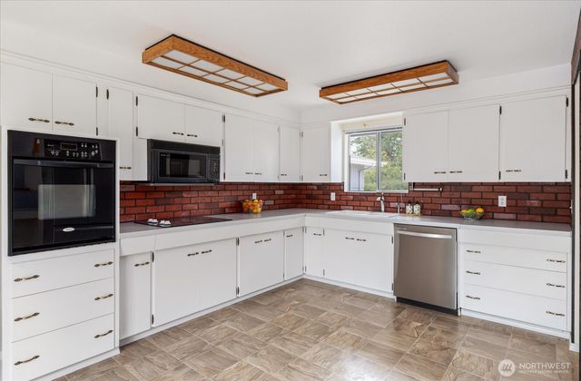 27540 SR 20, Oak Harbor, WA 98277