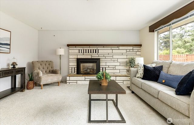 27540 SR 20, Oak Harbor, WA 98277