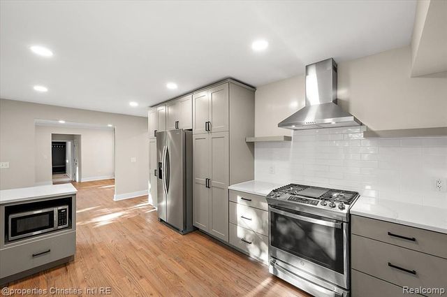 7381 Cathedral Drive, Bloomfield Hills, MI 48301