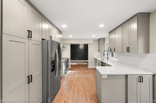 7381 Cathedral Drive, Bloomfield Hills, MI 48301