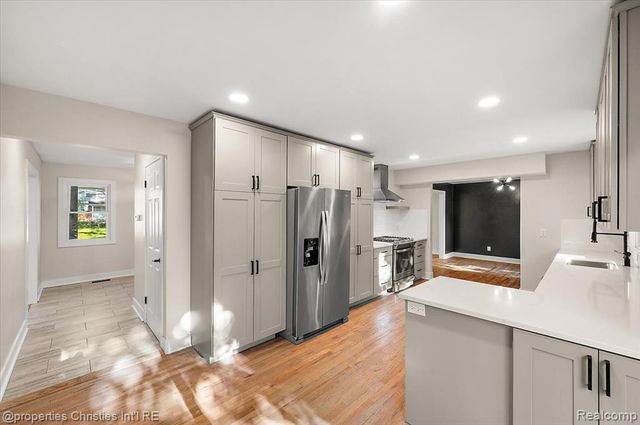 7381 Cathedral Drive, Bloomfield Hills, MI 48301