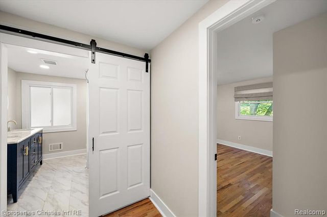 7381 Cathedral Drive, Bloomfield Hills, MI 48301