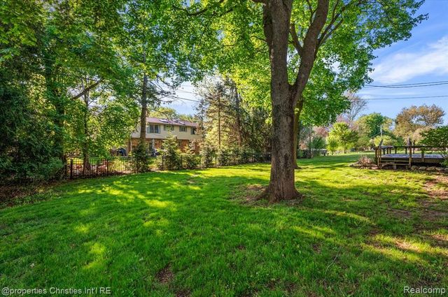 7381 Cathedral Drive, Bloomfield Hills, MI 48301