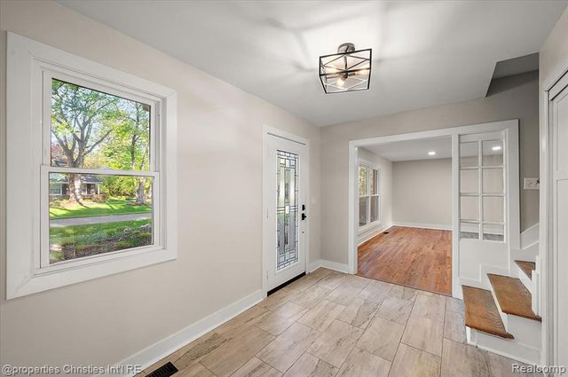 7381 Cathedral Drive, Bloomfield Hills, MI 48301