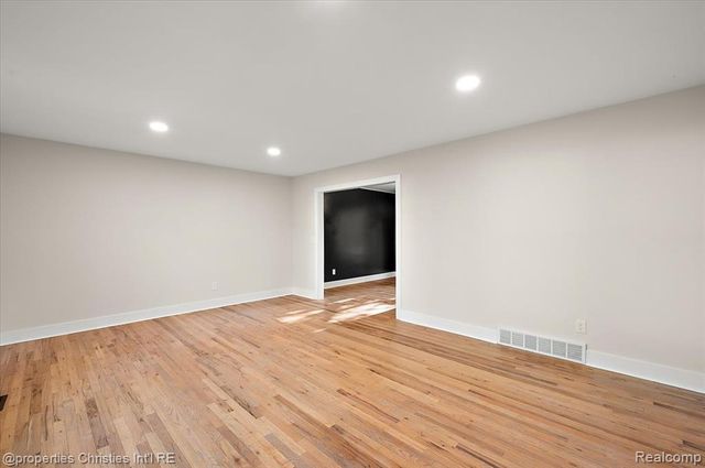 7381 Cathedral Drive, Bloomfield Hills, MI 48301