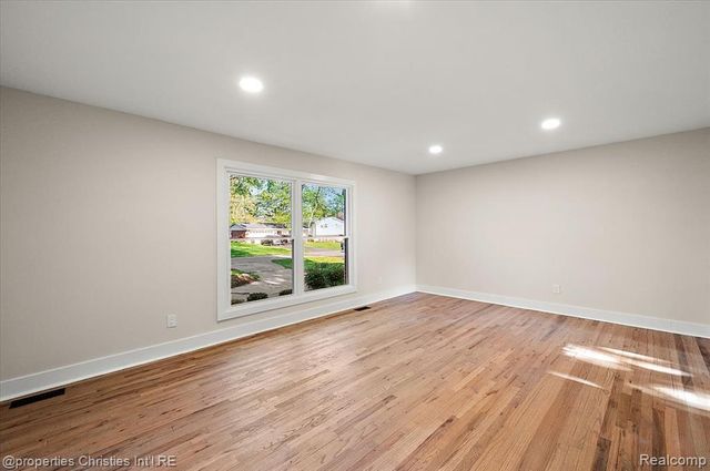 7381 Cathedral Drive, Bloomfield Hills, MI 48301
