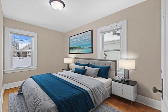 3855 E Layton AVENUE, Cudahy, WI 53110