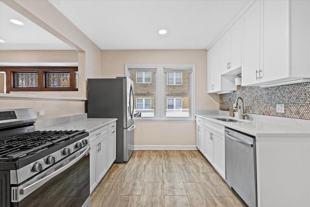 3855 E Layton AVENUE, Cudahy, WI 53110