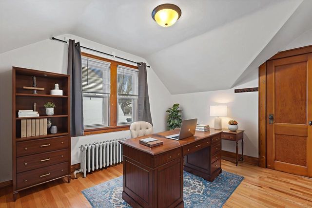 3855 E Layton AVENUE, Cudahy, WI 53110