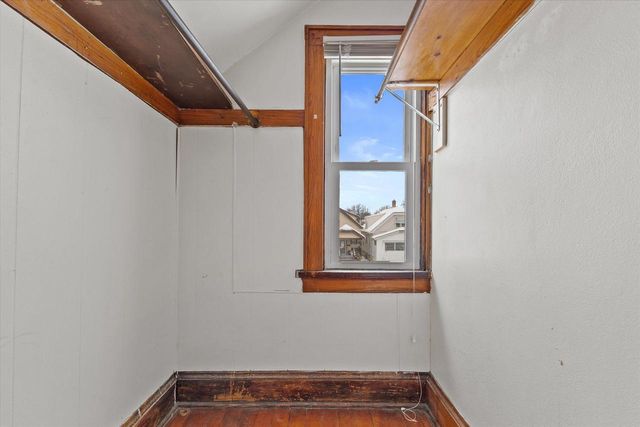 3855 E Layton AVENUE, Cudahy, WI 53110