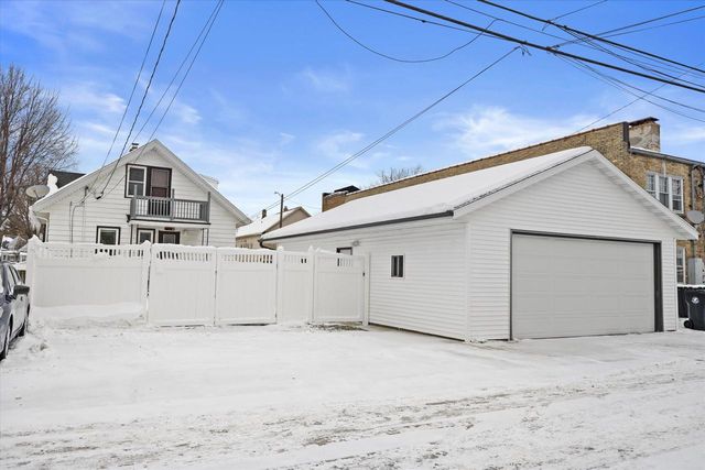 3855 E Layton AVENUE, Cudahy, WI 53110