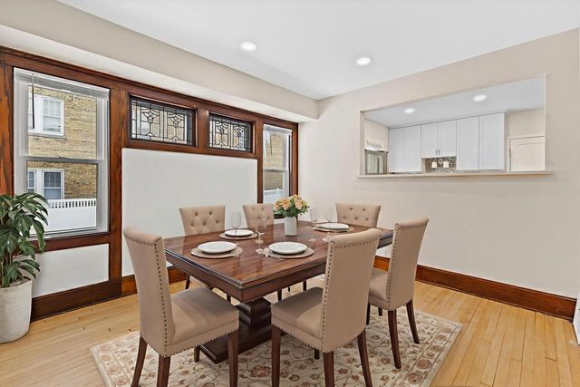 3855 E Layton AVENUE, Cudahy, WI 53110