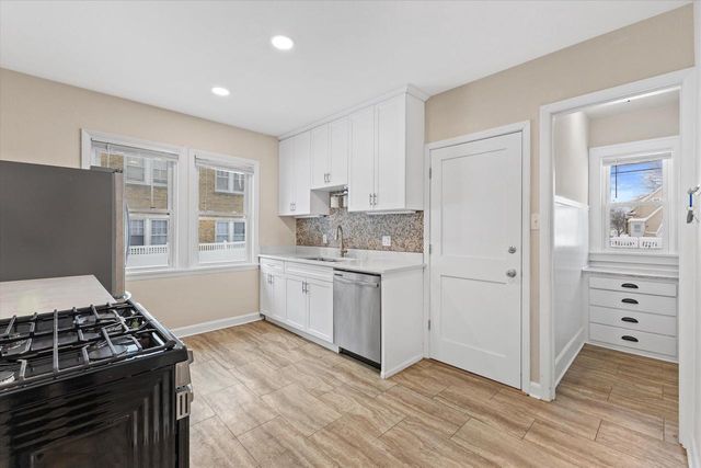 3855 E Layton AVENUE, Cudahy, WI 53110