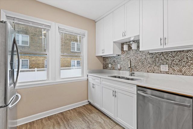 3855 E Layton AVENUE, Cudahy, WI 53110