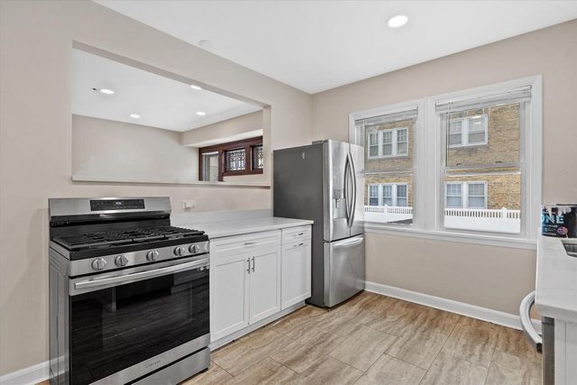 3855 E Layton AVENUE, Cudahy, WI 53110