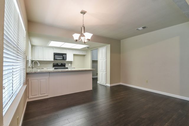 1808 Overbrook Drive, Arlington, TX 76014