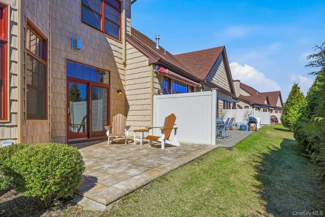 75 Jims Trail 75, Bayport, NY 11705