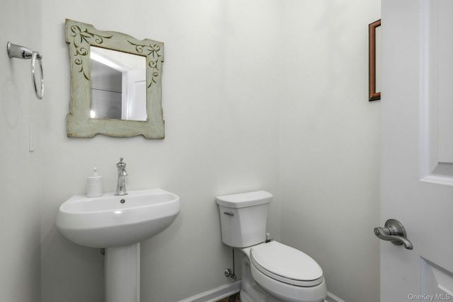 75 Jims Trail 75, Bayport, NY 11705