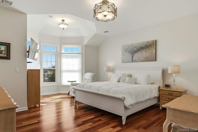 75 Jims Trail 75, Bayport, NY 11705