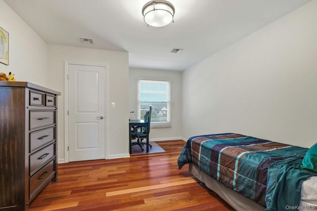 75 Jims Trail 75, Bayport, NY 11705