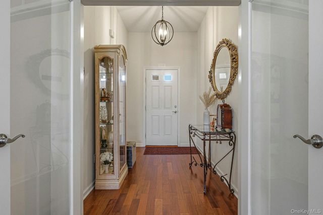 75 Jims Trail 75, Bayport, NY 11705